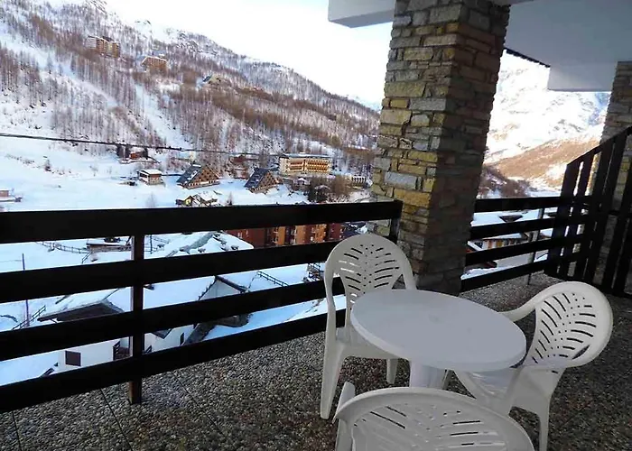 In Cervinia Due Апарт-готель